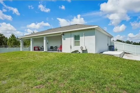 910 Richmond Avenue N Lehigh Acres FL 33972