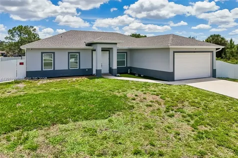 910 Richmond Avenue N Lehigh Acres FL 33972