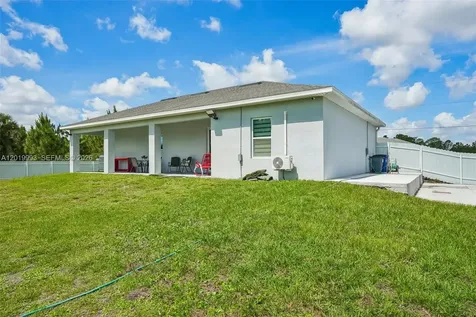 910 Richmond Avenue N Lehigh Acres FL 33972