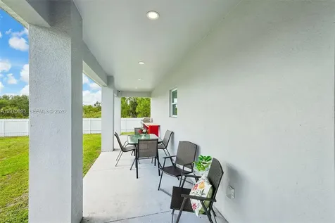 910 Richmond Avenue N Lehigh Acres FL 33972