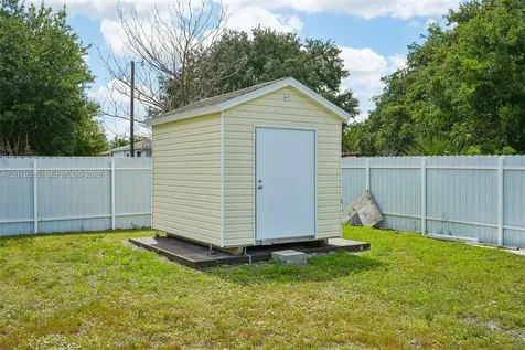910 Richmond Avenue N Lehigh Acres FL 33972