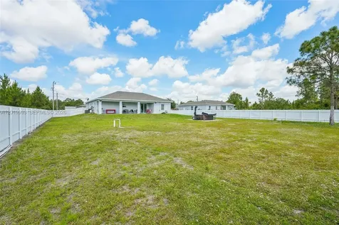 910 Richmond Avenue N Lehigh Acres FL 33972