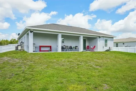910 Richmond Avenue N Lehigh Acres FL 33972
