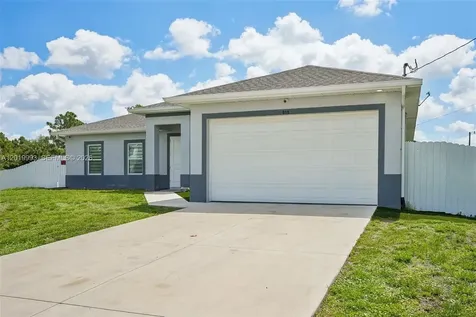 910 Richmond Avenue N Lehigh Acres FL 33972