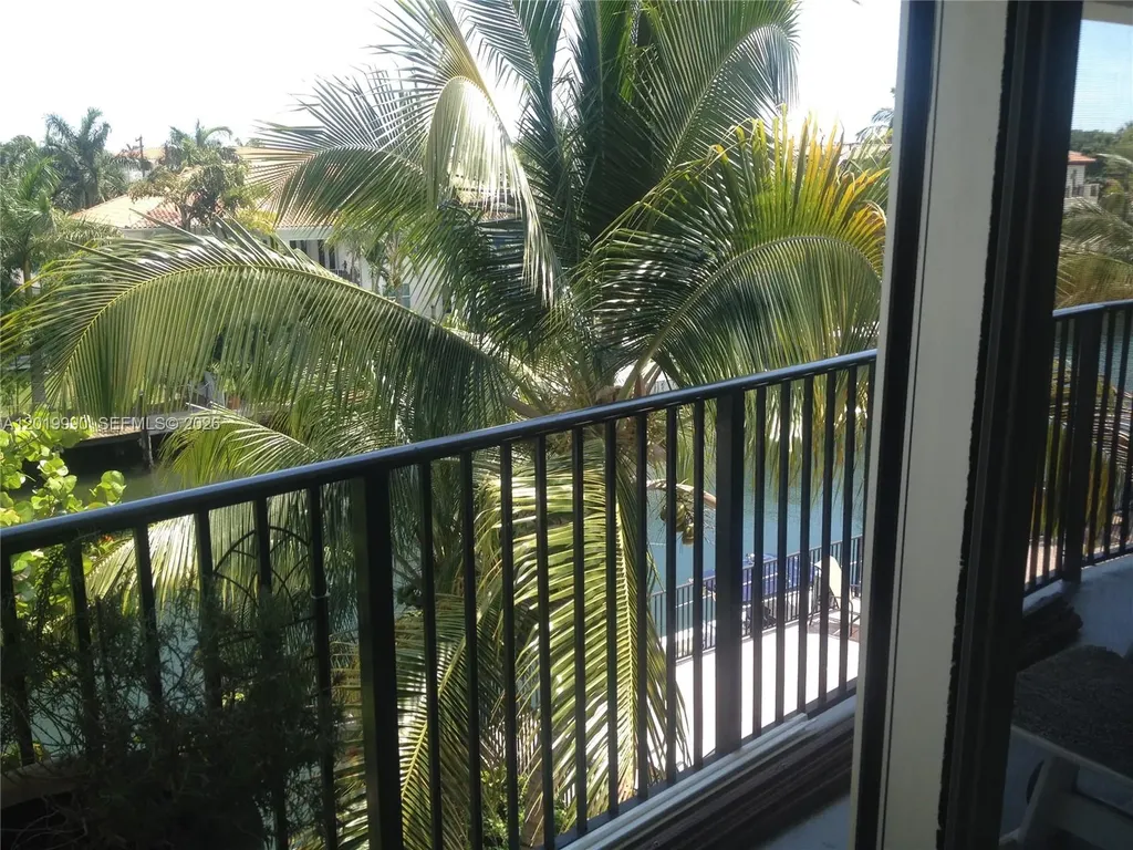 6855 Edgewater Drive Coral Gables FL 33133