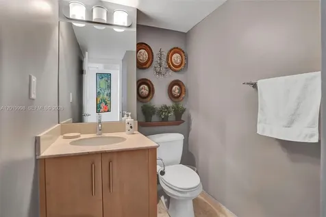 10275 Collins Avenue Bal Harbour FL 33154