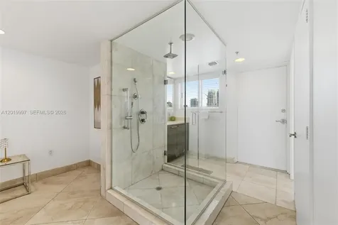 421 Meridian Avenue Miami Beach FL 33139