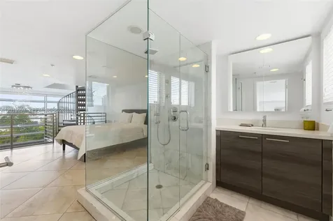 421 Meridian Avenue Miami Beach FL 33139