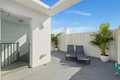 421 Meridian Avenue Miami Beach FL 33139