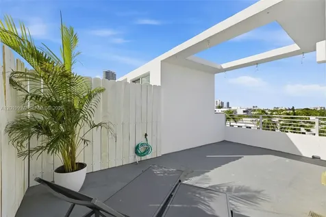 421 Meridian Avenue Miami Beach FL 33139