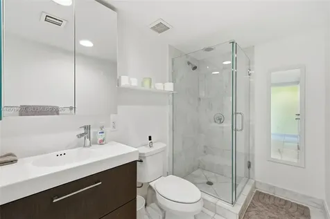 421 Meridian Avenue Miami Beach FL 33139