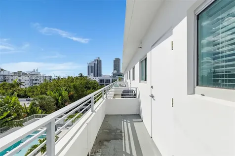 421 Meridian Avenue Miami Beach FL 33139