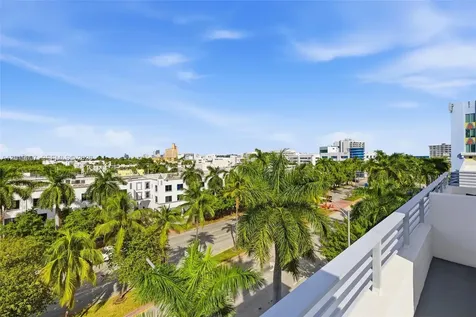 421 Meridian Avenue Miami Beach FL 33139