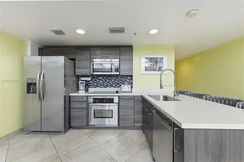 421 Meridian Avenue Miami Beach FL 33139