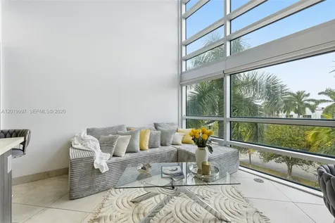 421 Meridian Avenue Miami Beach FL 33139