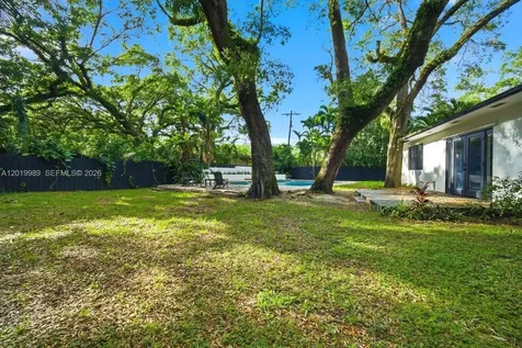 5840 SW 37th Avenue Dania Beach FL 33312