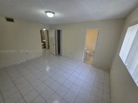 5500 W 21st Court Hialeah FL 33016