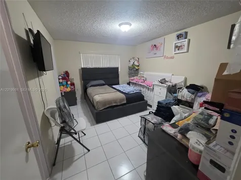5500 W 21st Court Hialeah FL 33016