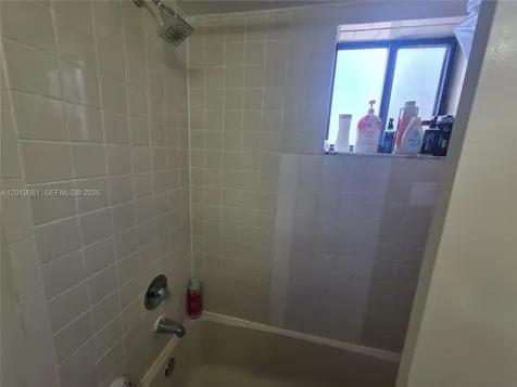 5500 W 21st Court Hialeah FL 33016