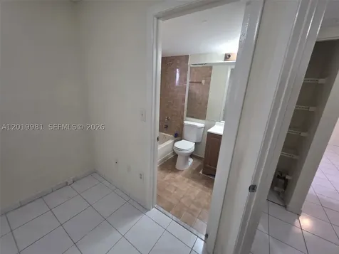 5500 W 21st Court Hialeah FL 33016