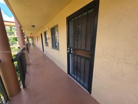 5500 W 21st Court Hialeah FL 33016