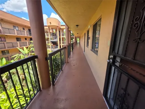 5500 W 21st Court Hialeah FL 33016