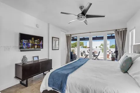 209 E Enid Drive Key Biscayne FL 33149