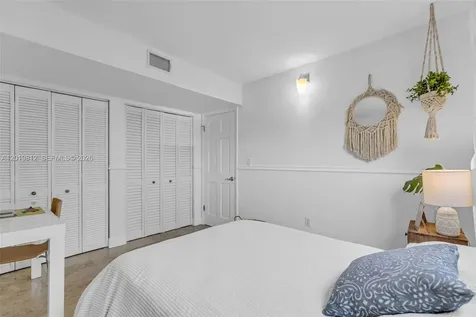 209 E Enid Drive Key Biscayne FL 33149