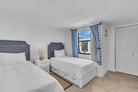 209 E Enid Drive Key Biscayne FL 33149