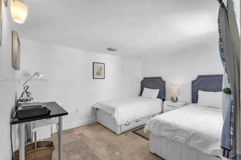 209 E Enid Drive Key Biscayne FL 33149