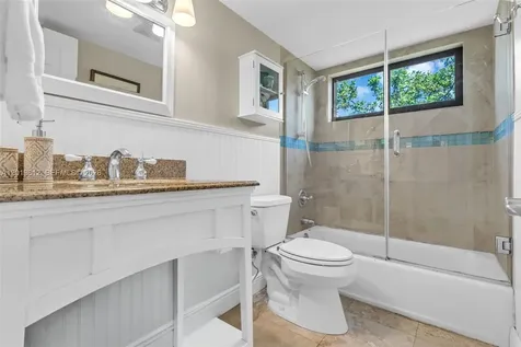 209 E Enid Drive Key Biscayne FL 33149