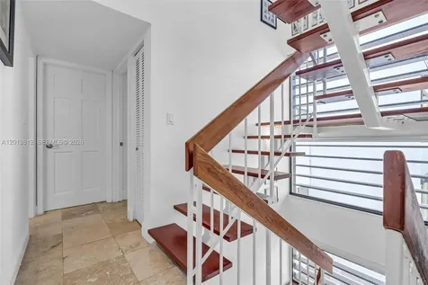 209 E Enid Drive Key Biscayne FL 33149