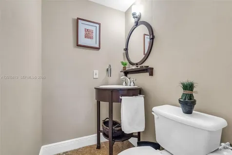 209 E Enid Drive Key Biscayne FL 33149