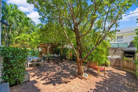 209 E Enid Drive Key Biscayne FL 33149