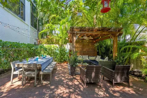 209 E Enid Drive Key Biscayne FL 33149
