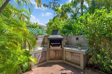 209 E Enid Drive Key Biscayne FL 33149