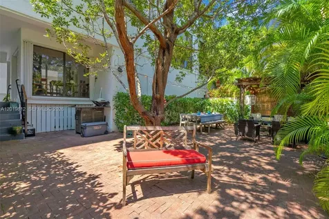 209 E Enid Drive Key Biscayne FL 33149