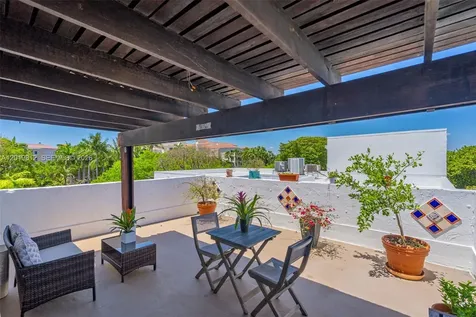 209 E Enid Drive Key Biscayne FL 33149
