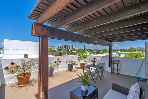 209 E Enid Drive Key Biscayne FL 33149