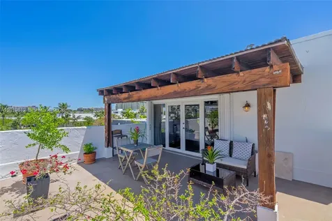 209 E Enid Drive Key Biscayne FL 33149