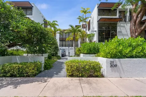 209 E Enid Drive Key Biscayne FL 33149