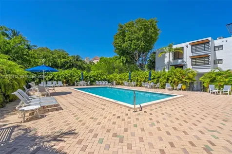 209 E Enid Drive Key Biscayne FL 33149