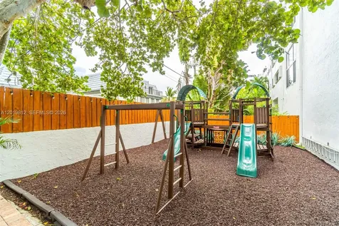 209 E Enid Drive Key Biscayne FL 33149