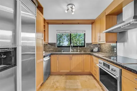 209 E Enid Drive Key Biscayne FL 33149