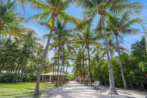 209 E Enid Drive Key Biscayne FL 33149