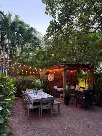 209 E Enid Drive Key Biscayne FL 33149
