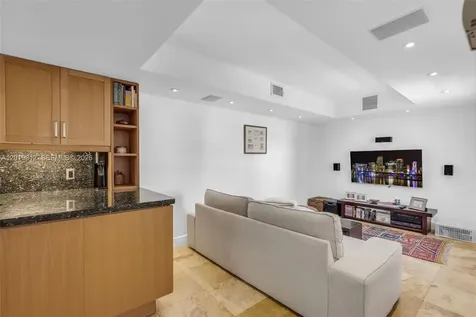 209 E Enid Drive Key Biscayne FL 33149