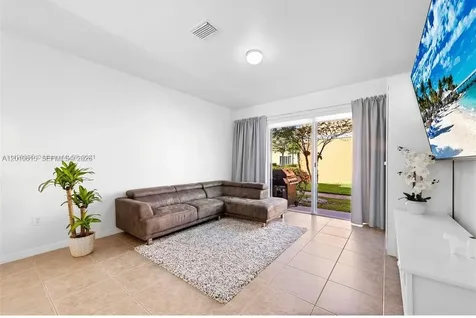 1820 SW 89th Terrace Miramar FL 33025