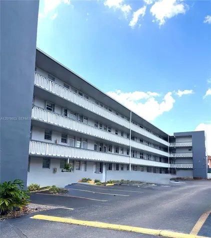 18601 NE 14th Avenue Miami FL 33179