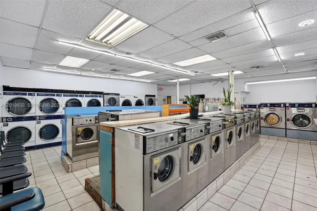 Coin Laundry For Sale On Palm Ave Hialeah Hialeah FL 33010